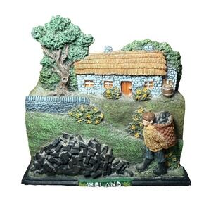 Vtg Ireland Shamrock Gift Co. Thatched Cottage Turf Wall Plaque‎ Cottagecore